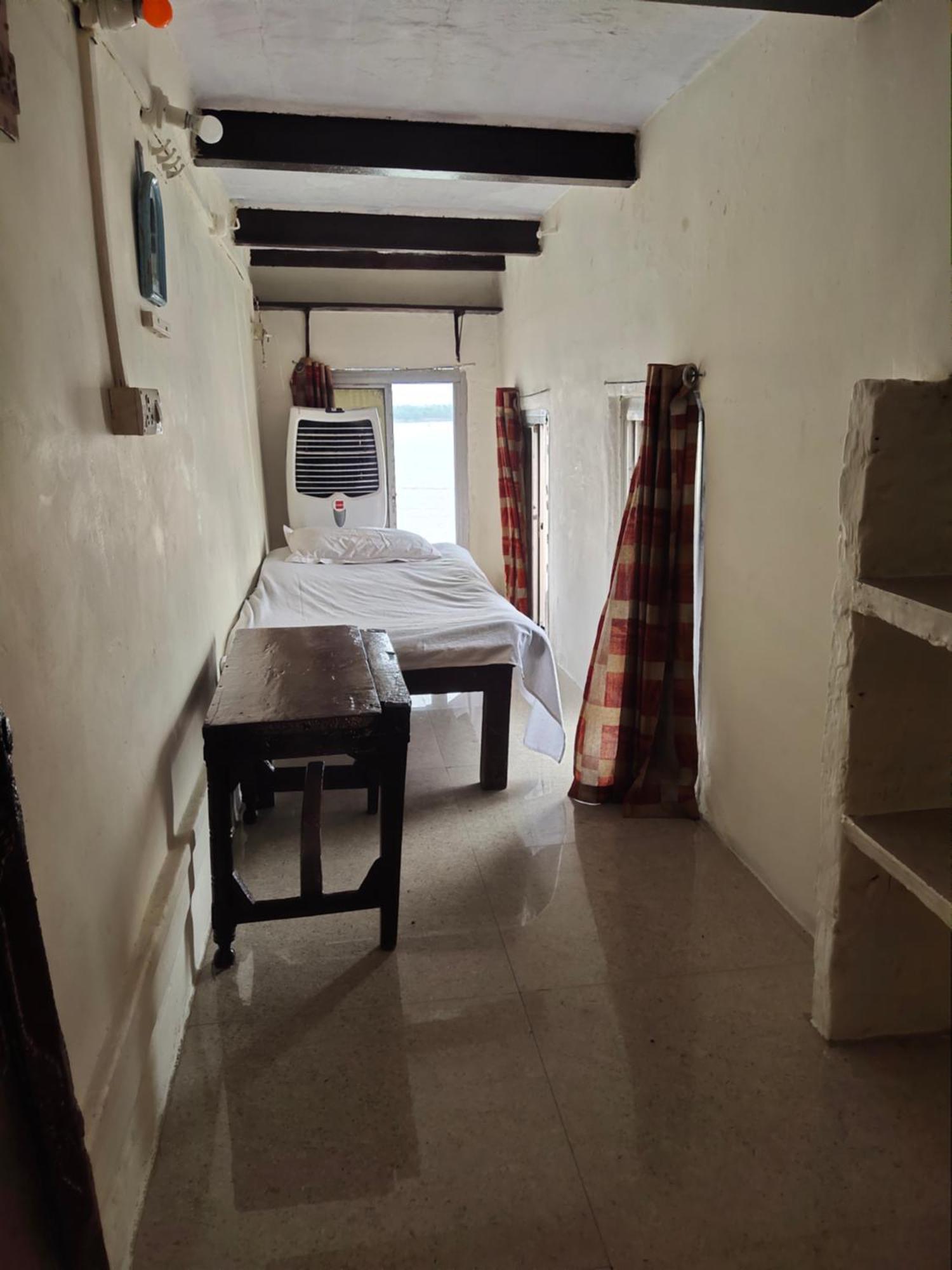 Sunrise Lodge Varanasi Room photo