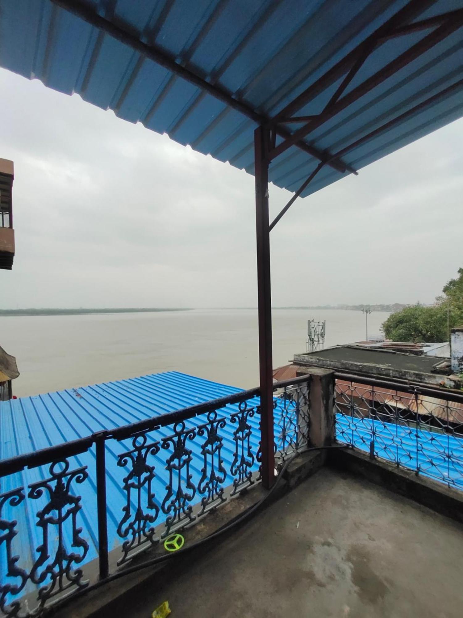 Sunrise Lodge Varanasi Room photo